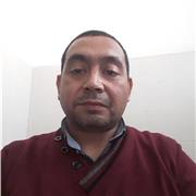 Profesor de Química imparte clases en todos los niveles